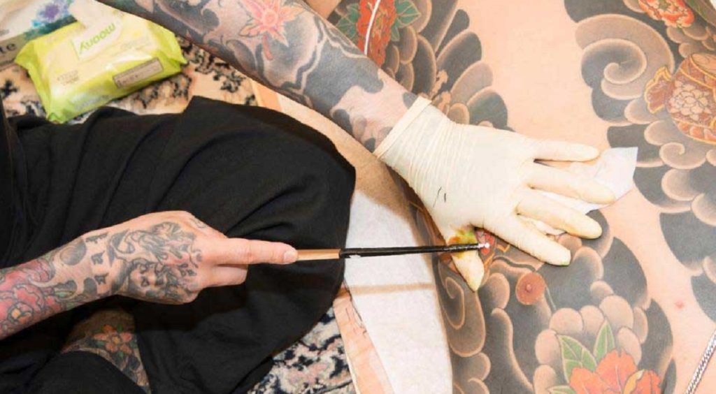 Tatouage japonais traditionnel : Tebori et Irezumi